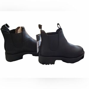 Universal Thread Zora Chelsea Boot Black NWT